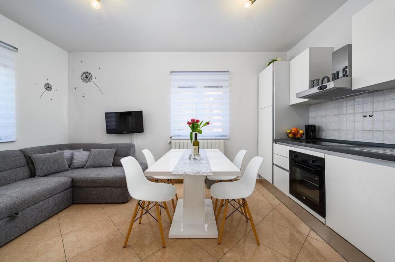 Bozica House With Apartments Murine エクステリア 写真